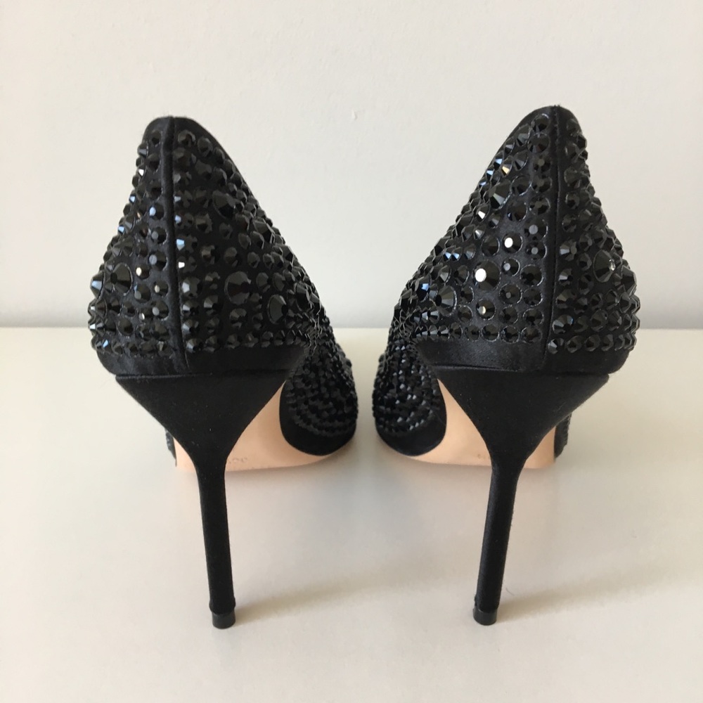 SOLD❗Manolo Blahnik BB Jet Crystal-Coated Satin Pumps - Picture 4 of 9